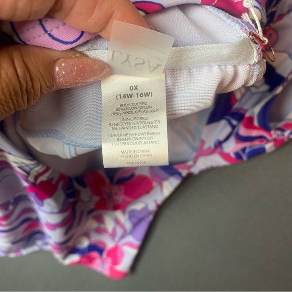 NEW Lysa Plus size 0X "Kylie" swimsuit Floral Keyhole Halter One-Piece Swimsuit - Picture 9 of 10